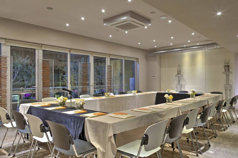 Polis Grand 4
