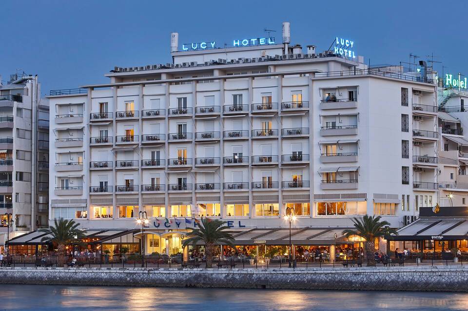 Lucy Hotel 4