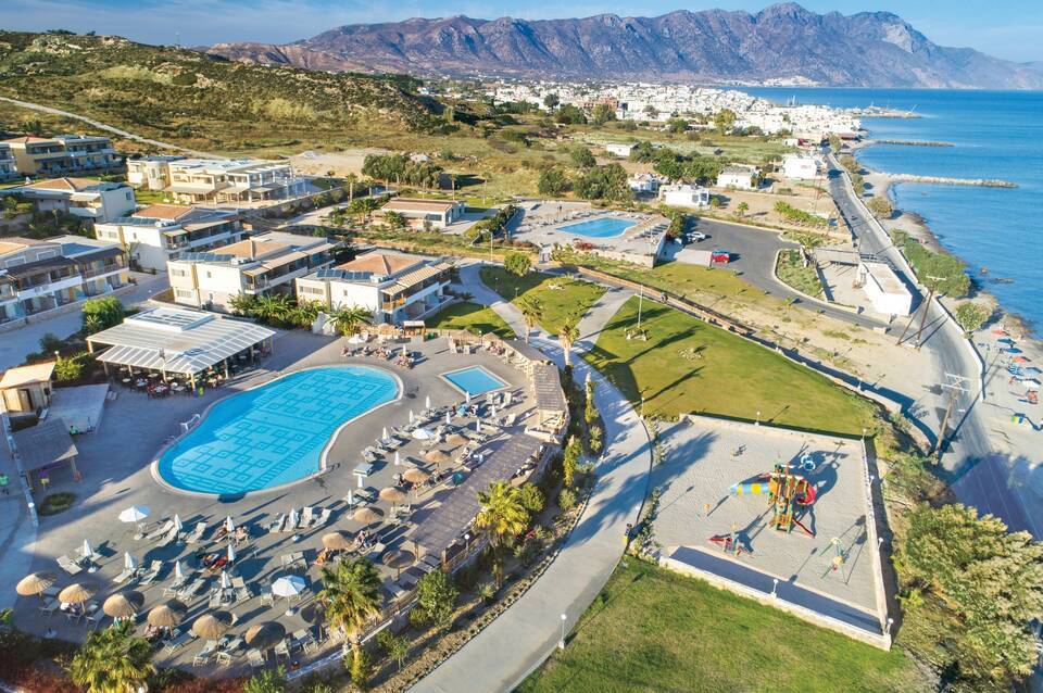 Grand Blue Beach Hotel 5