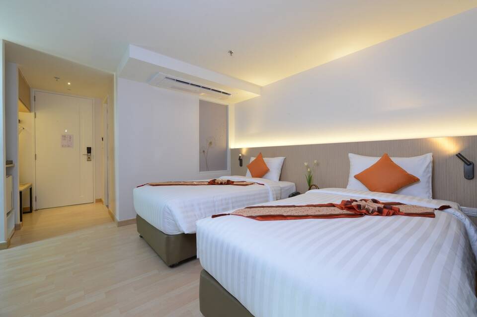 Le D'Tel Hotel & Conference 1