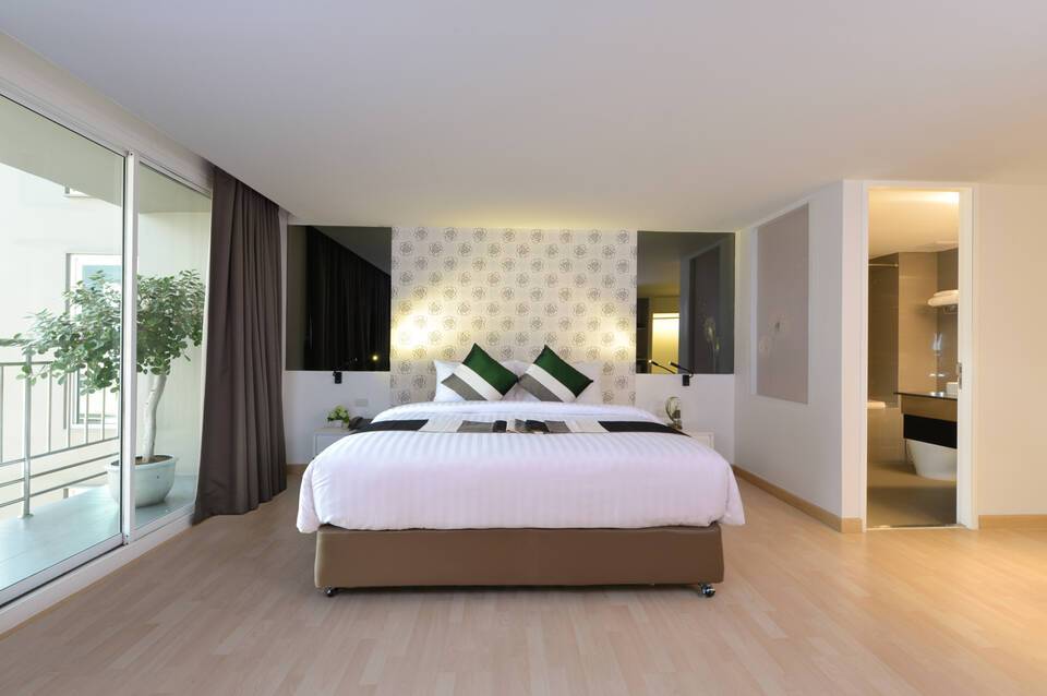 Le D'Tel Hotel & Conference 2