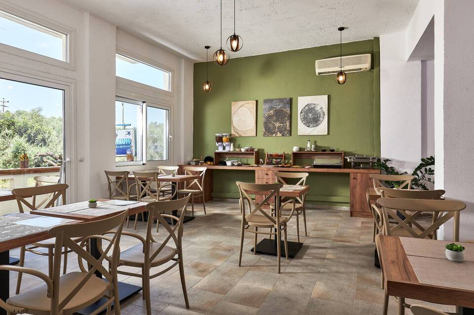 Charm Hotel 5