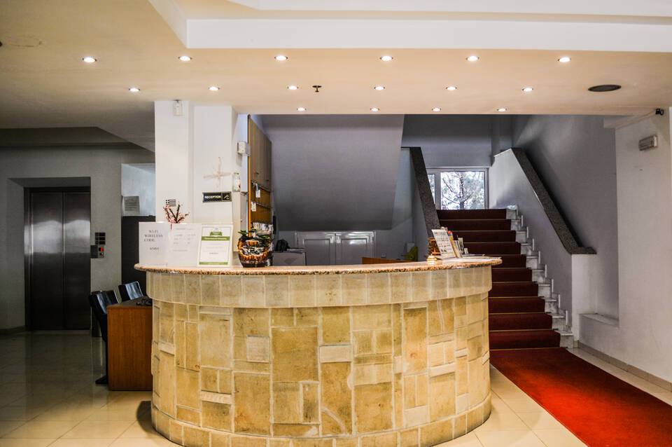 Mon Repos Hotel 5