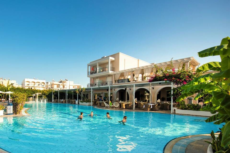 Peridis Family Resort 3