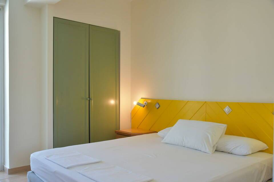 Bristol Sea View Apartments 4