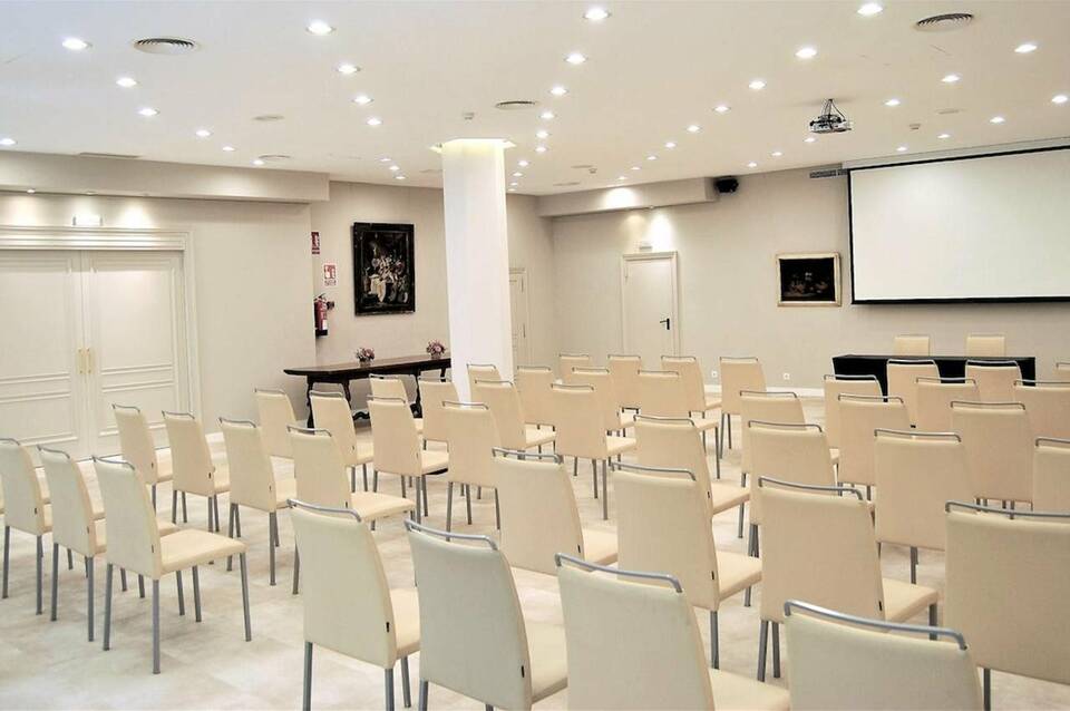 Lamaro Hotel 2
