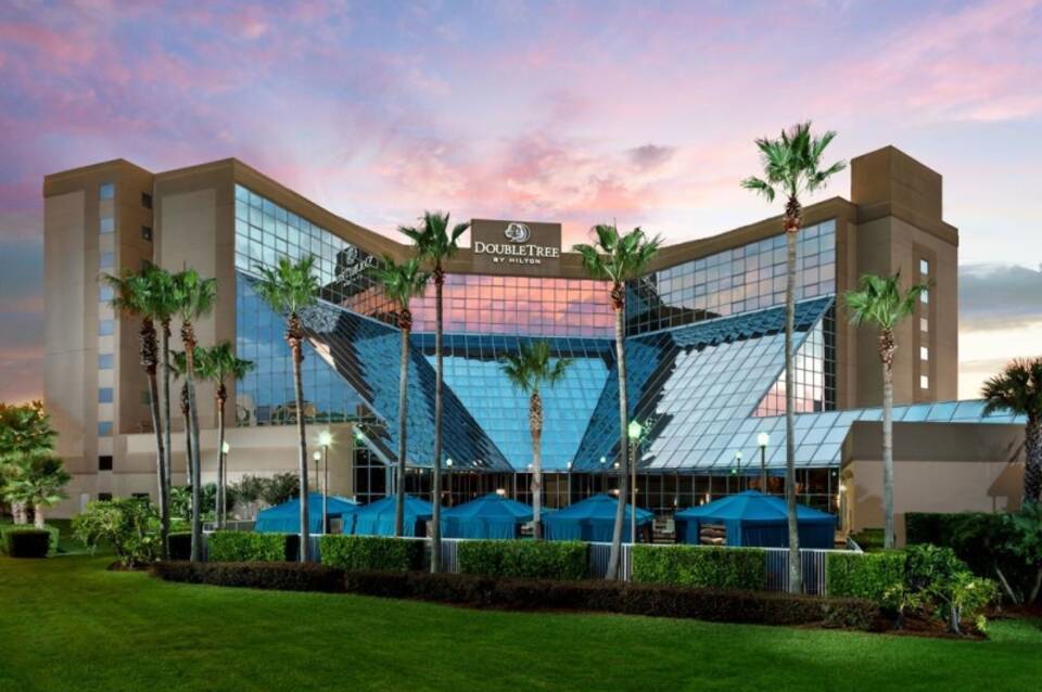 DoubleTree By Hilton Hotel Orlando Airport 1