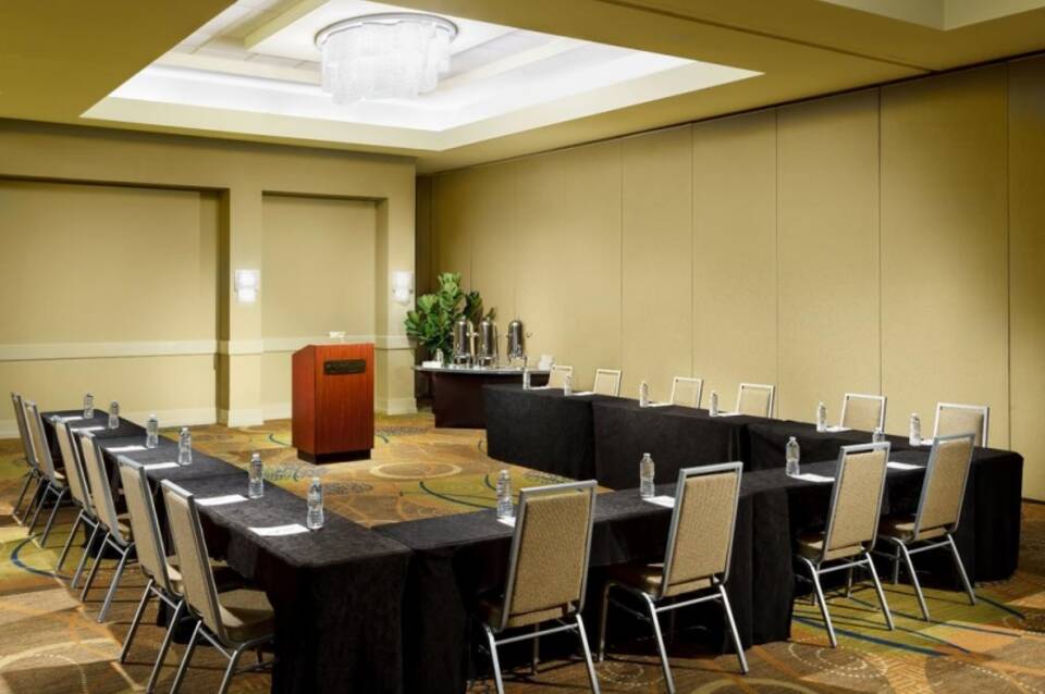 DoubleTree By Hilton Hotel Orlando Airport 2
