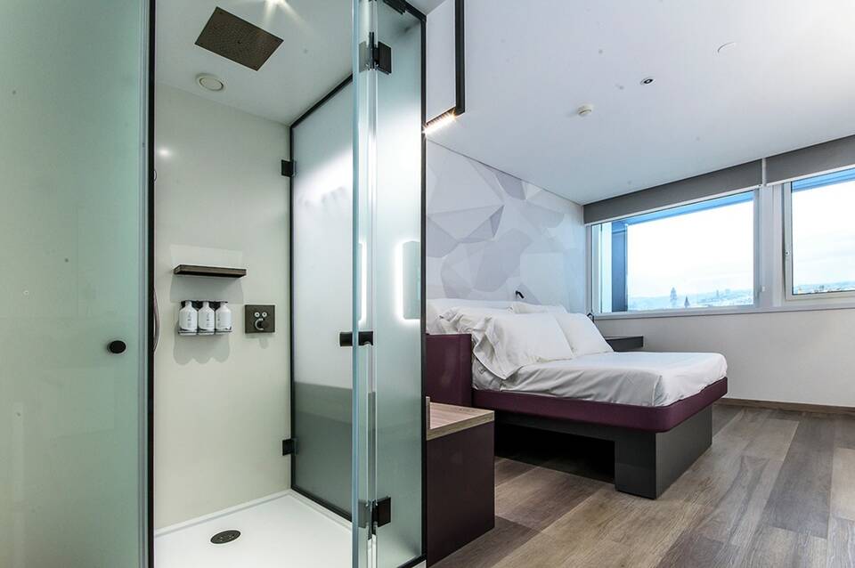 YOTEL Porto 4
