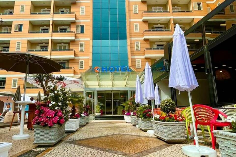 AMH Hotel Durres 2
