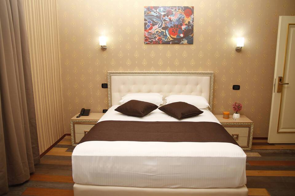 AMH Hotel Durres 3