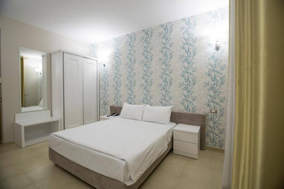 Sun Hotel 5