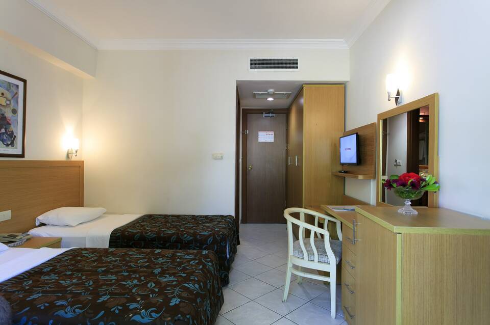 Perdikia Beach Hotel 1
