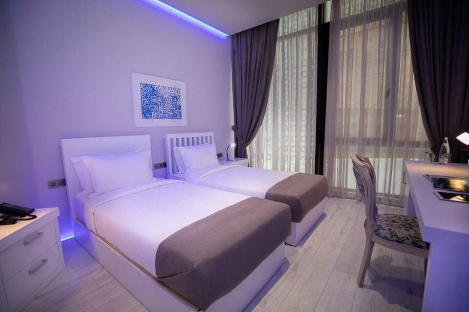 Metro Hotel Tirana 1