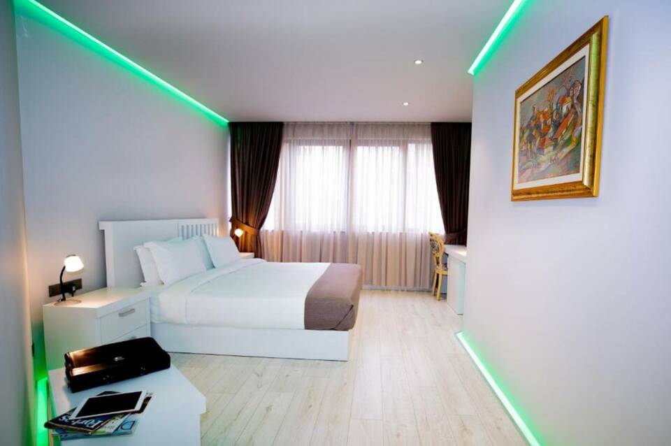 Metro Hotel Tirana 5