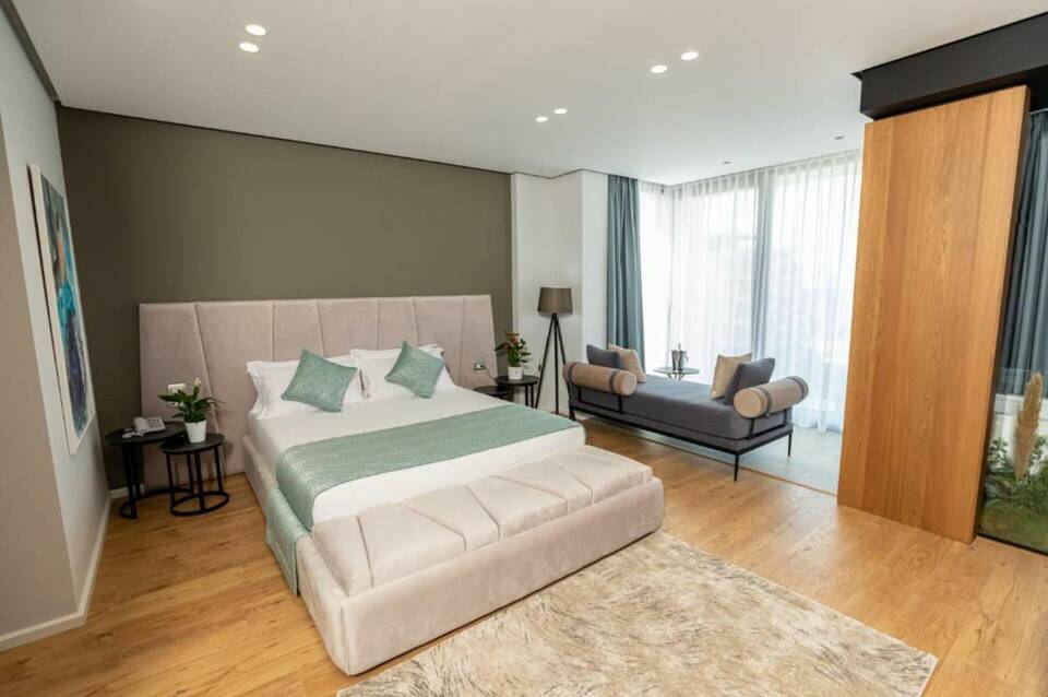 Ames Hotel & Spa 2