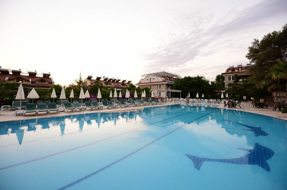 Perdikia Hill Family Resort & Villas 2