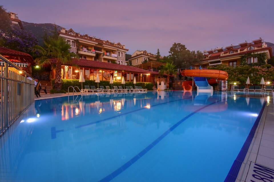 Perdikia Hill Family Resort & Villas 3