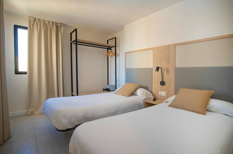 Dynastic Rooms Apartments 2