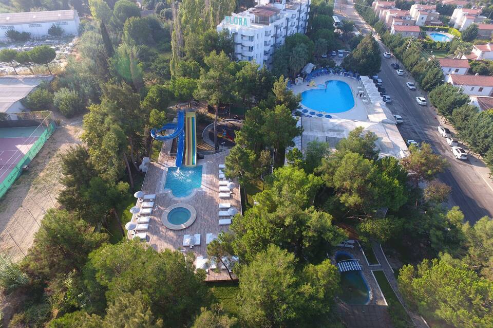 Flora Suites Hotel 2