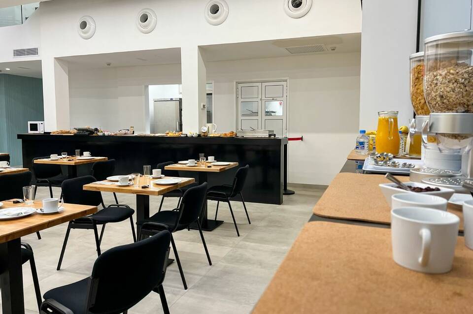 Hotel MG Poniente 5