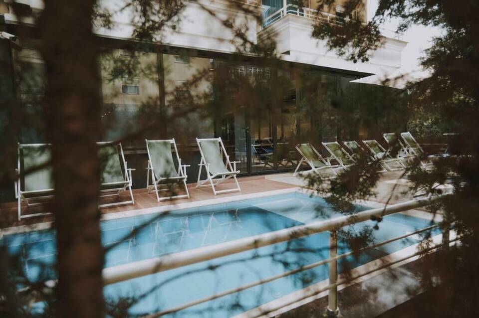 Alvin Comfort Hotel 2