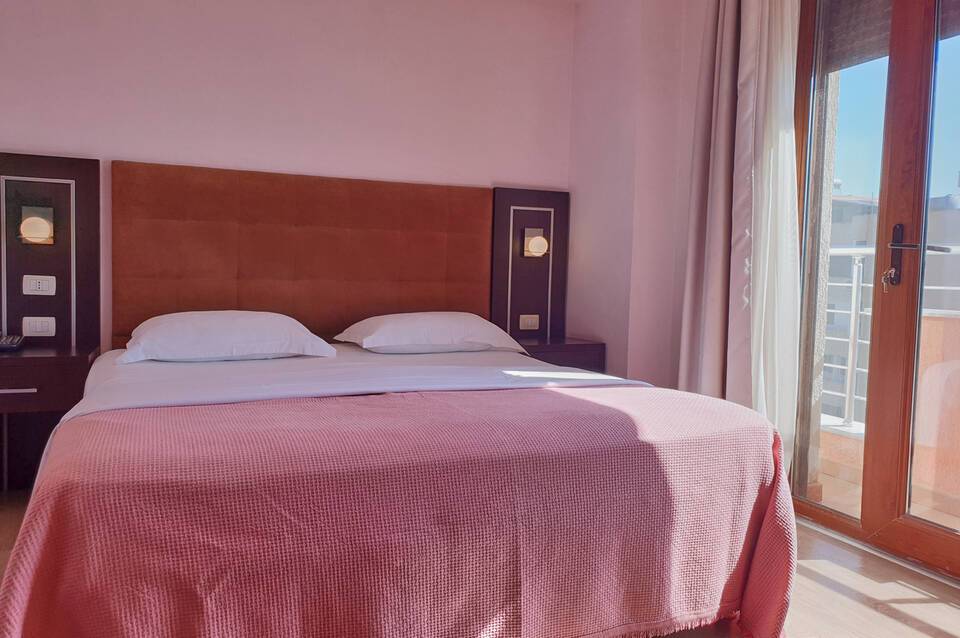 Hotel Nais Beach 3