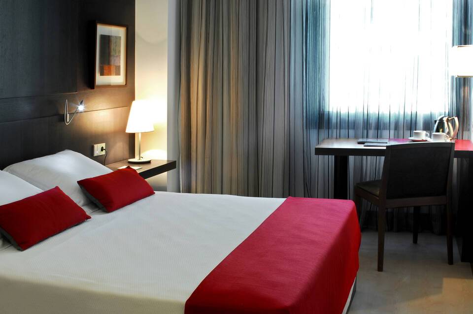 Grupotel Gran Vía 678 1