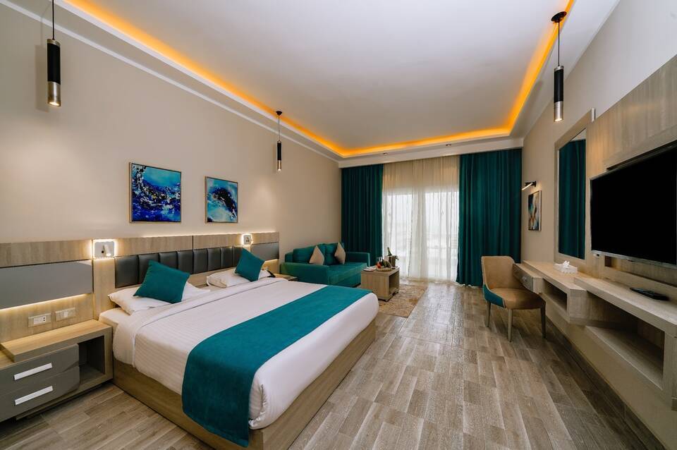 Sirena Beach Resort & Spa 5
