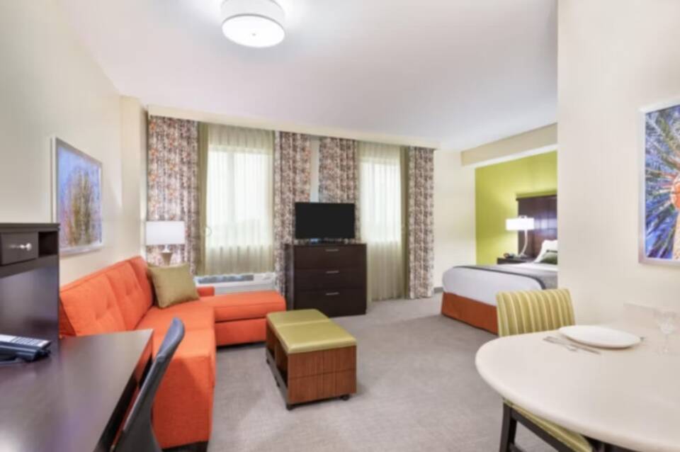 Staybridge Suites Miami International Airport 2