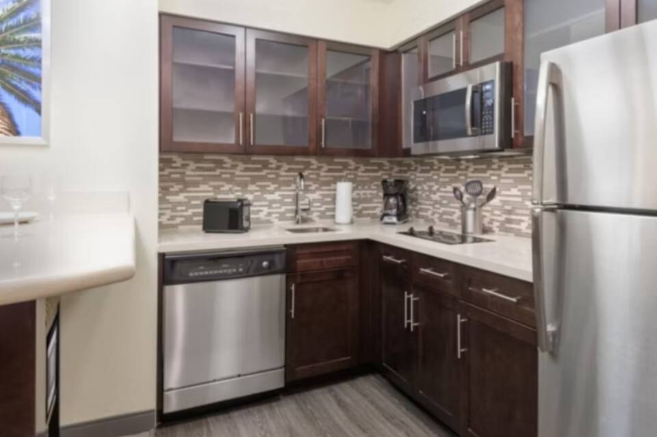 Staybridge Suites Miami International Airport 4