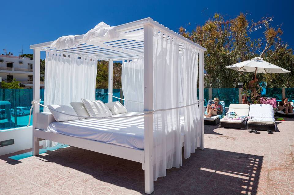 Aparthotel Puerto Cala Vadella 5