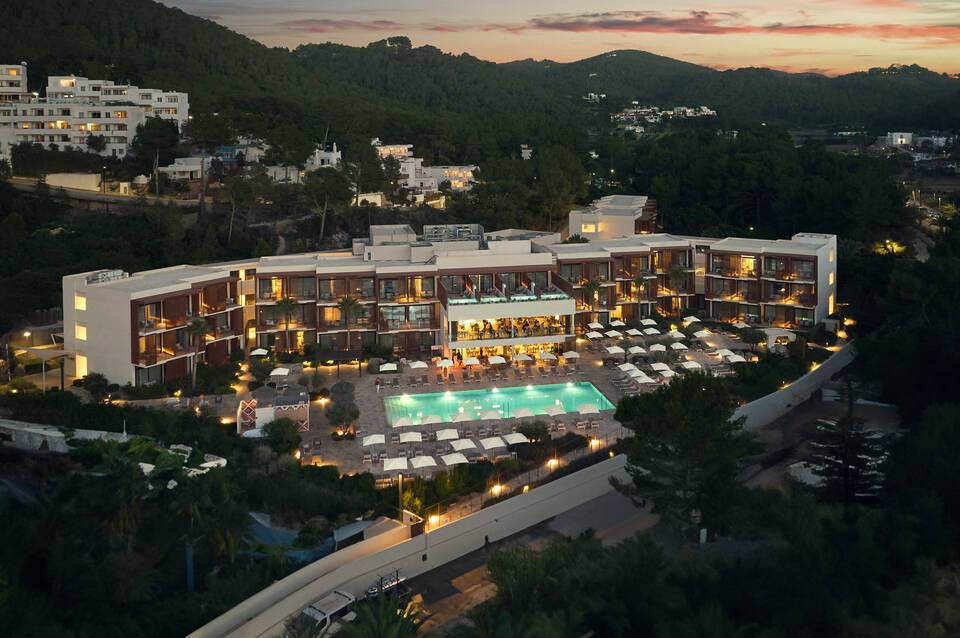Cala San Miguel Ibiza Resort, Curio Collection by Hilton 3