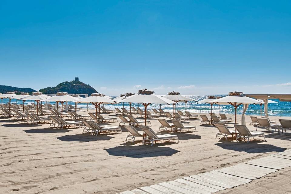 Baia di Chia Resort Sardinia, Curio Collection by Hilton 3