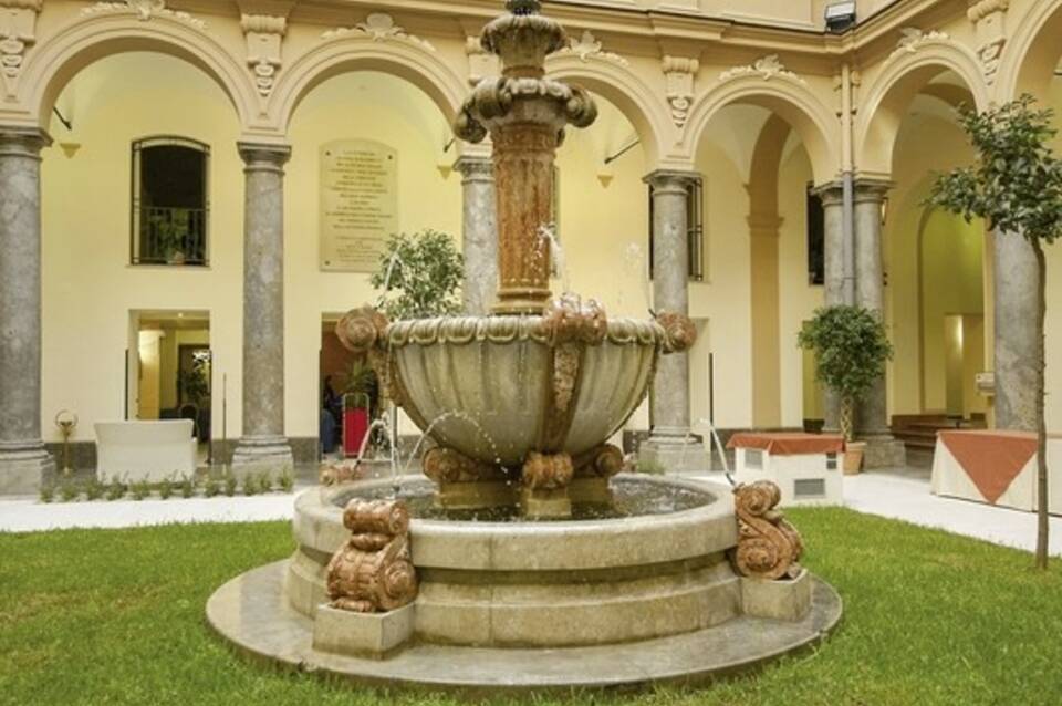 Grand Hotel Piazza Borsa 1