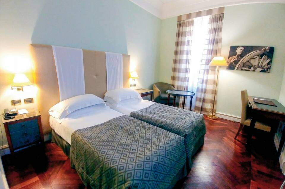 Grand Hotel Piazza Borsa 4