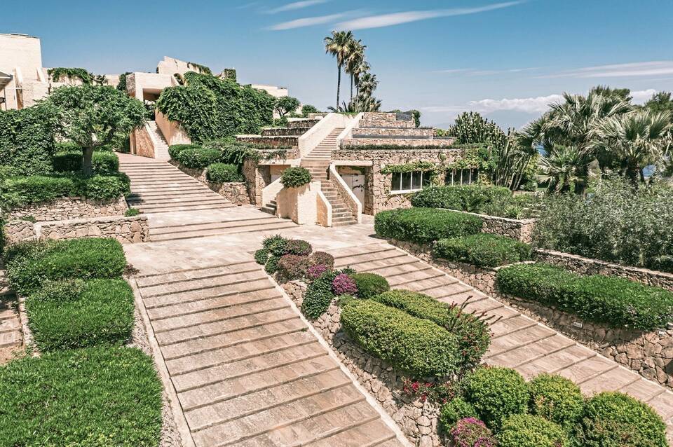 Mangia's Brucoli Sicily Autograph Collection 3