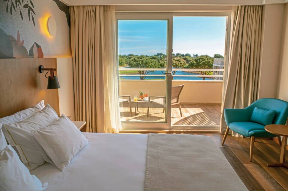 Onyria Quinta Da Marinha Hotel & Villas 1