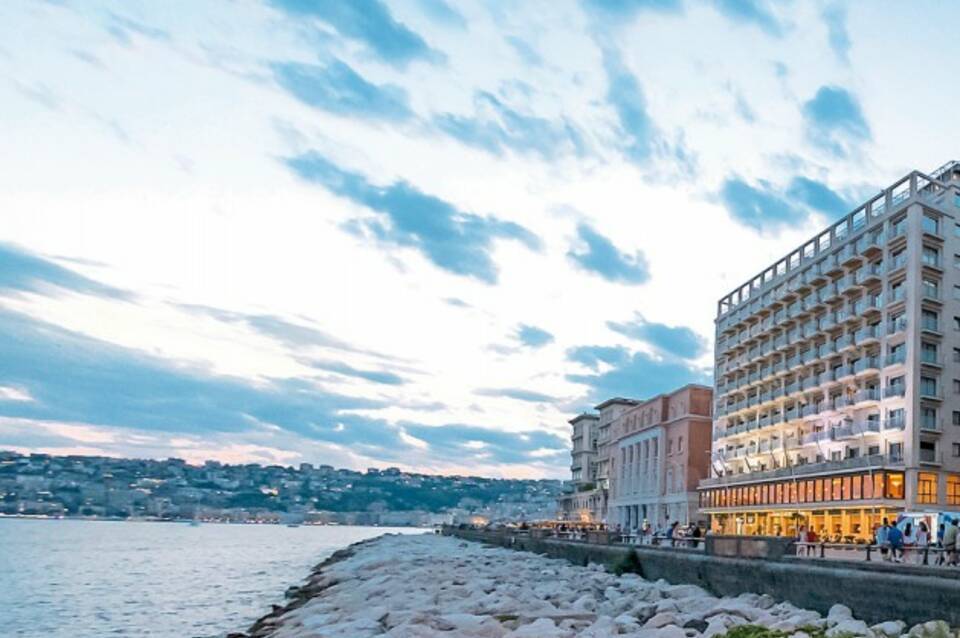Royal Continental 4