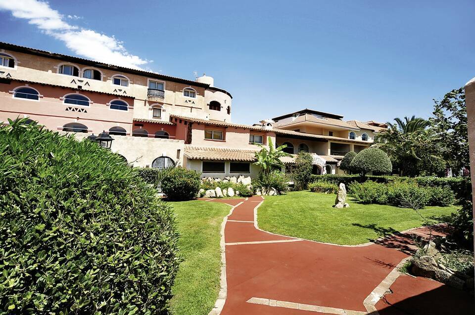 Colonna Beach Hotel & Apartments 2