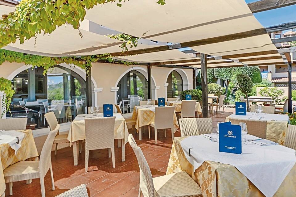 Colonna Beach Hotel & Apartments 5
