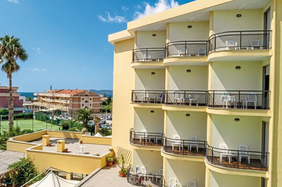 Rina Hotel 4