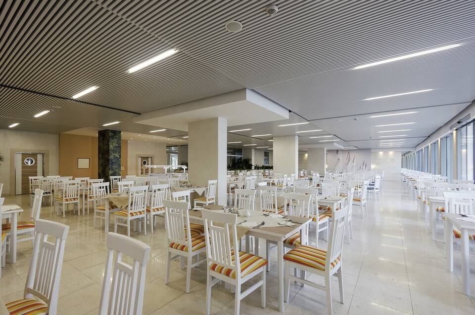 Carine Hotel Delfin 4