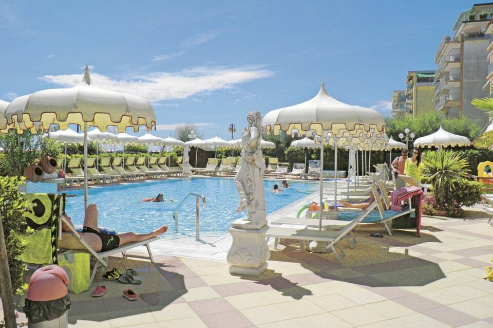 Luxor & Cairo The Beach Resort 3