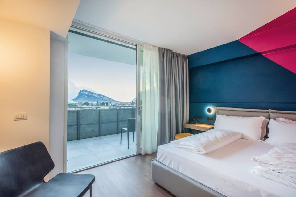 Hoody Active & Happiness Hotel 3