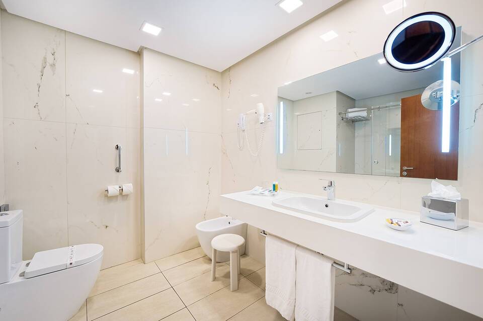 Bull Hotel Reina Isabel & Spa 2