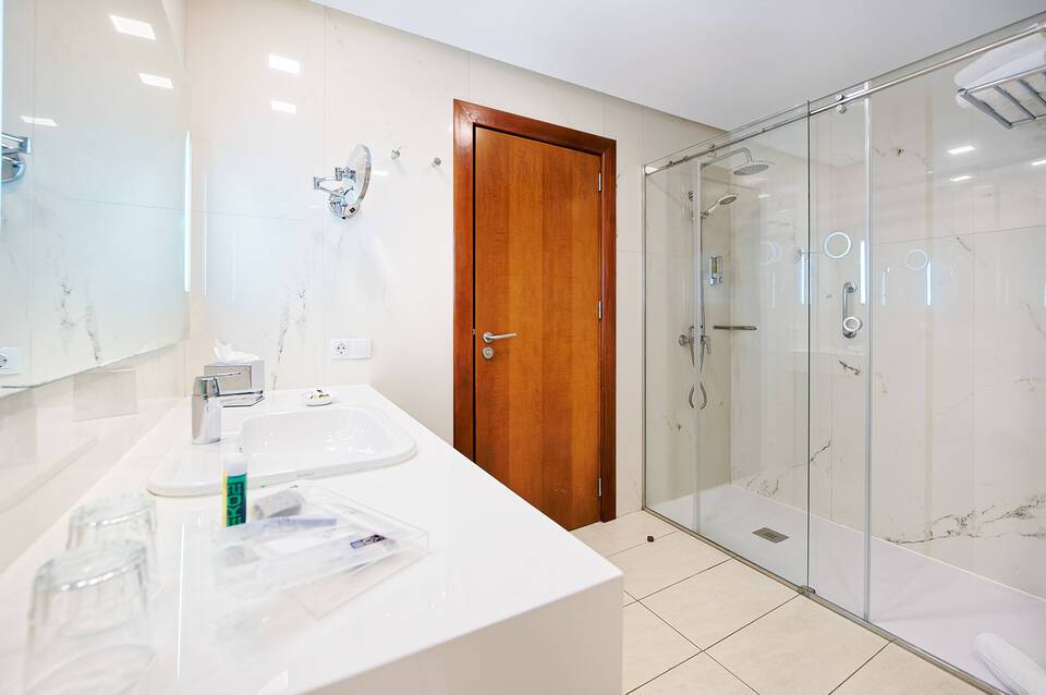 Bull Hotel Reina Isabel & Spa 3