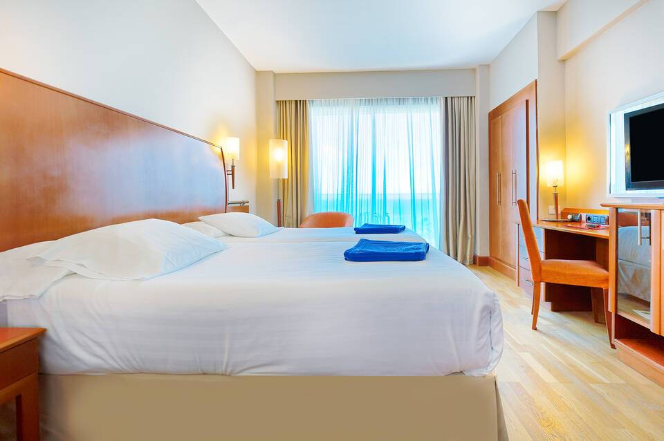 Bull Hotel Reina Isabel & Spa 4