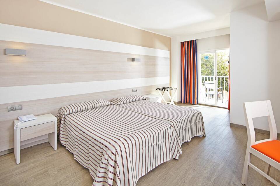 Ahoi! Urban Beach Hotel 1