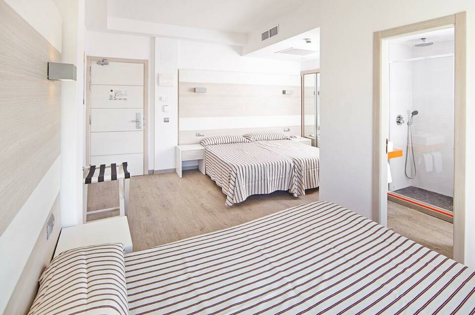 Ahoi! Urban Beach Hotel 3